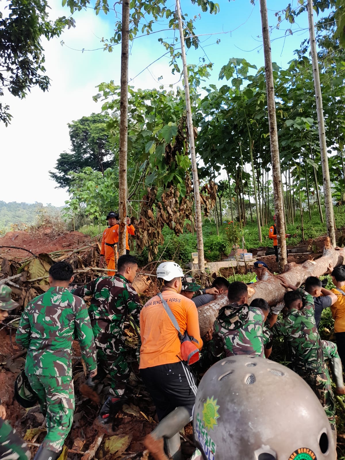 SIGAB Persis Terjun Bantu Penanganan Longsor Majenang, Cilacap