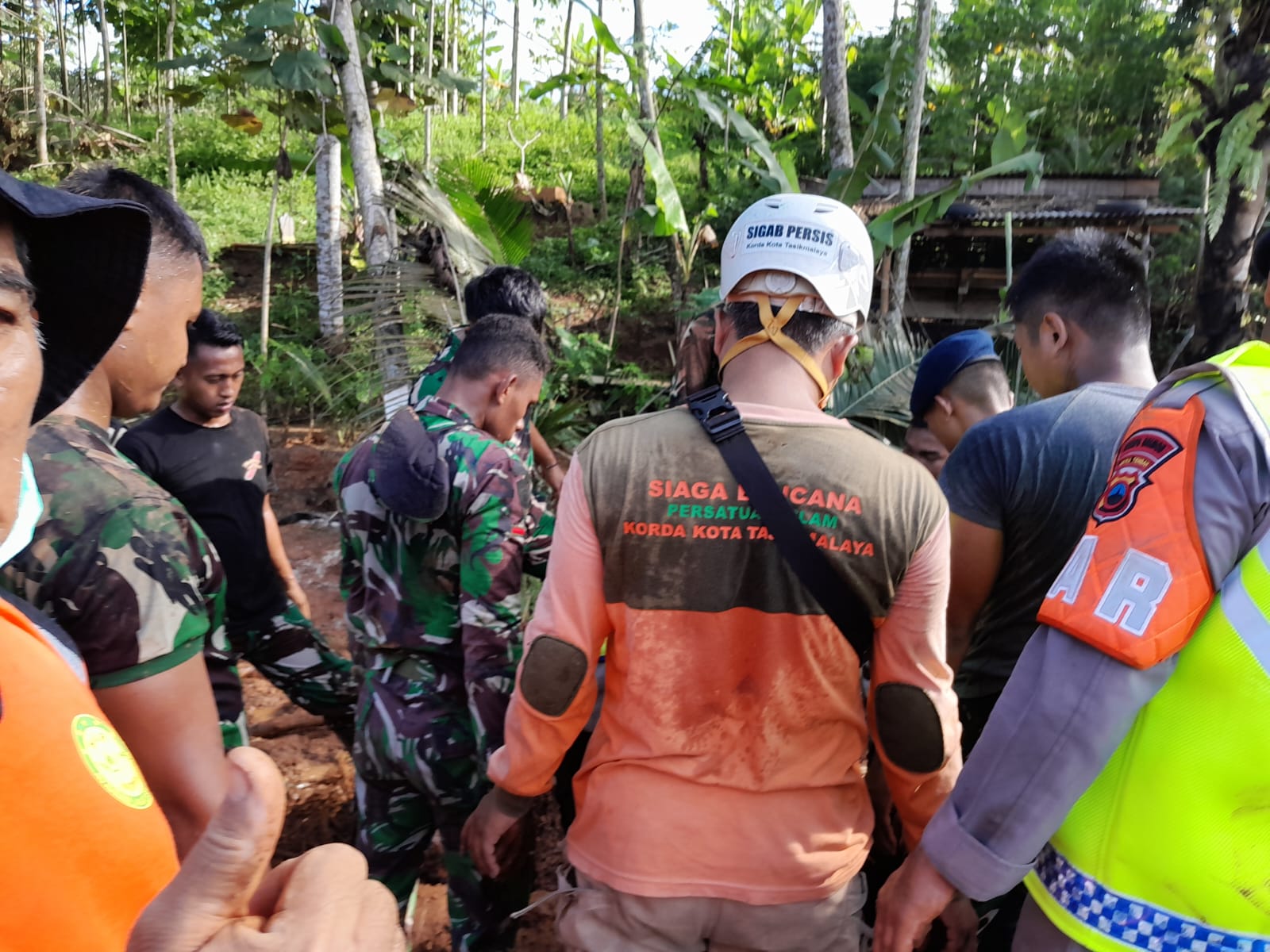 SIGAB Persis Terjun Bantu Penanganan Longsor Majenang, Cilacap
